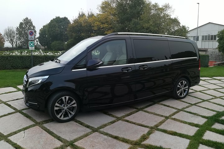 Privater Transfer von Tirano nach Venedig mit Zwischenstopp in Verona