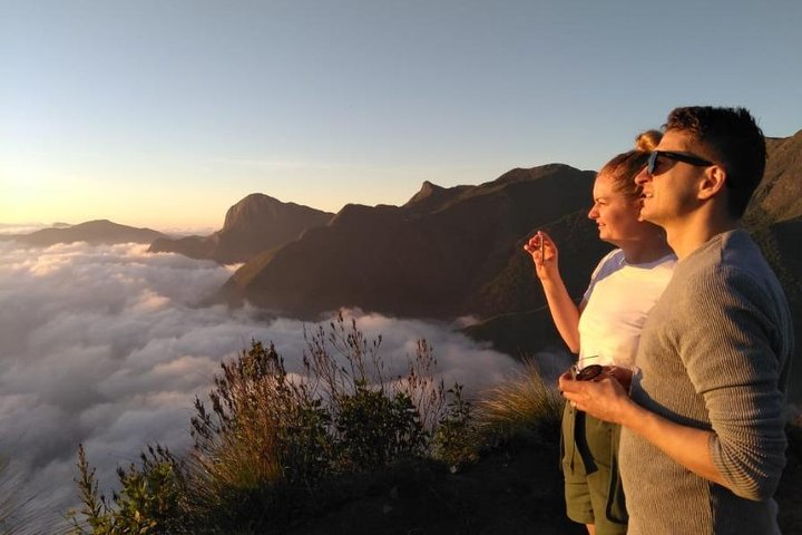 Tour del amanecer en Top Station, Munnar (Por Munnar Info)