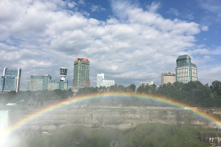 2 - Tour giornaliero delle Cascate del Niagara da D.C. w / Pernottamento nella zona delle cascate