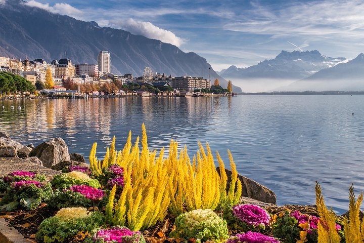 Utforska de instavärdiga platserna i Montreux med en lokal
