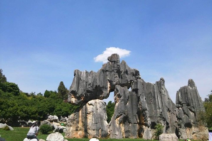 Excursión autoguiada de 1 día al parque geológico del bosque de piedra desde Kunming