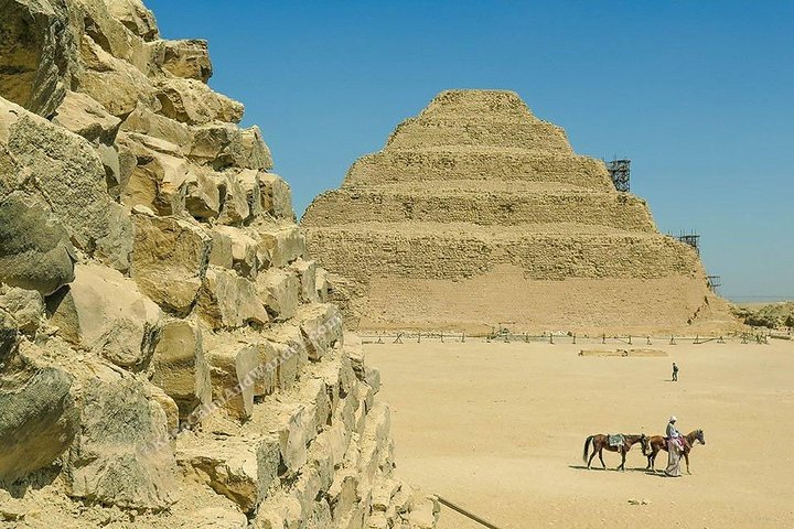 Tour privado de día completo Pirámides de Giza Sakkara Memphis Dahshur