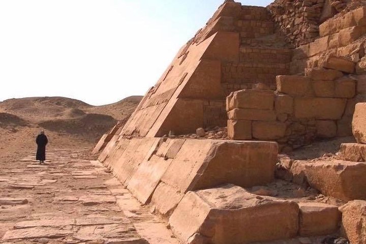Tour privado de día completo Pirámides de Giza Sakkara Memphis Dahshur