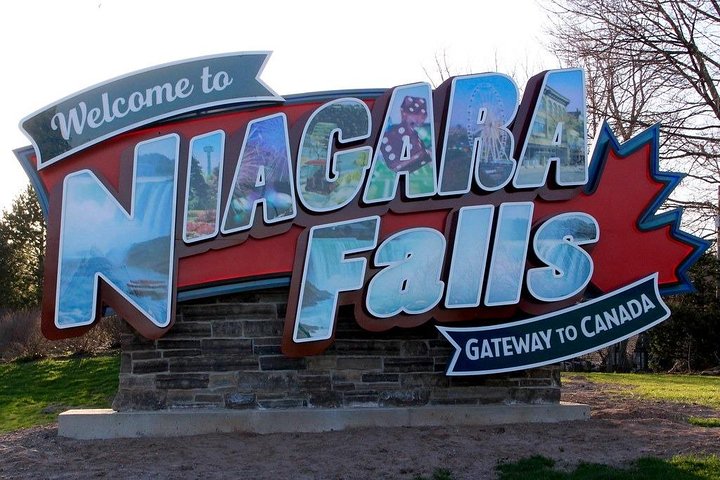 Transfert aller-retour privé-sécurisé entre l'aéroport de Buffalo et Niagara Falls Canada