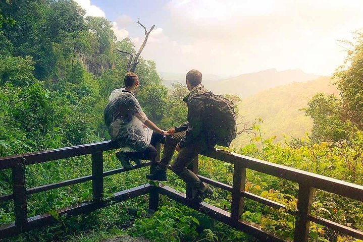Tour privato: Trekking nella foresta di Kanchanaburi a Tham Than Lod