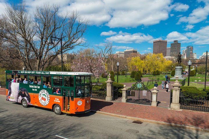 Boston Hop-On Hop-Off Trolley Tour met 13 haltes
