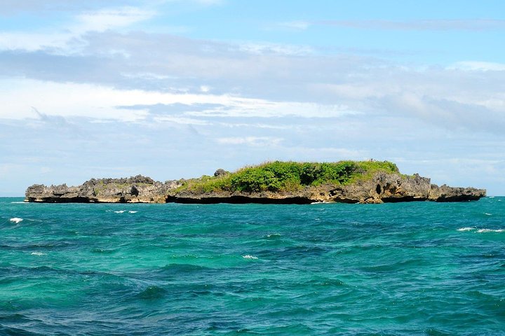 Boracay Island Hopping + Hot Kawa + Parasailing + Hjälmdykning