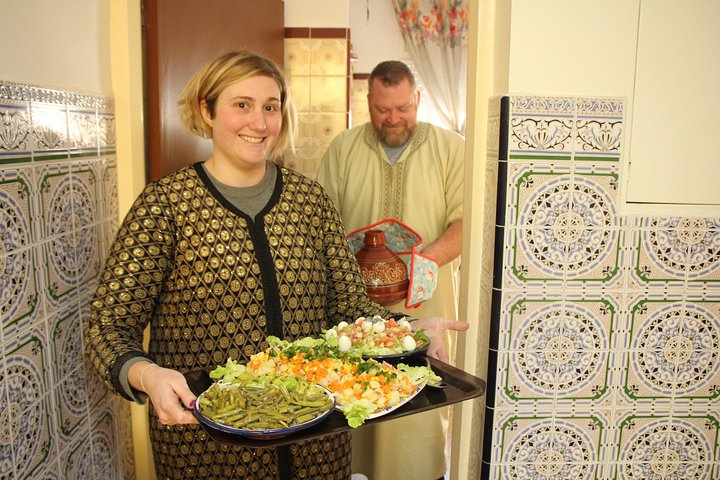 Rejoignez le meilleur cours de cuisine marocaine avec le chef Khadija (plus de 35 ans d'expérience)
