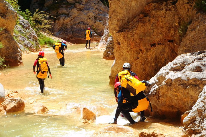 Barranquismo para familias y niños en Sierra de Guara