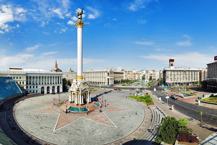 Kiev Transfer privato di partenza dalla città di Kiev all'aeroporto di Kiev Zhulhany IEV