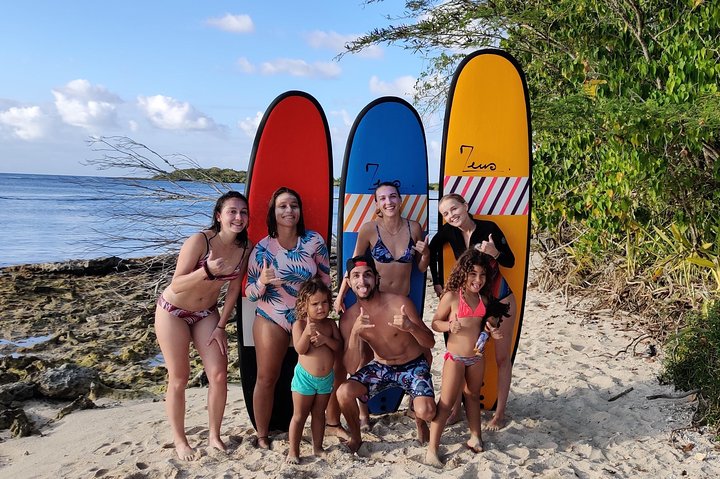 Come and learn to surf at the best surf spots in Guadeloupe.