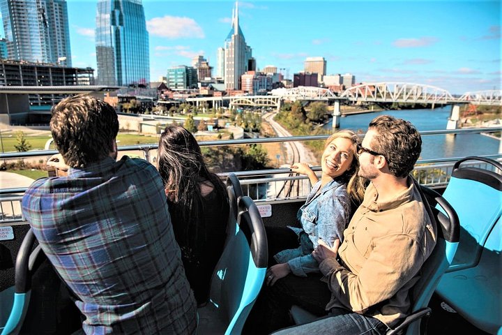 Excursão turística pela cidade de Nashville no ônibus de dois andares