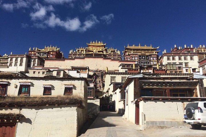 Excursão Shangri-La de 1 dia com o Mosteiro de Ganden, o lago Napahai e a cidade tibetana