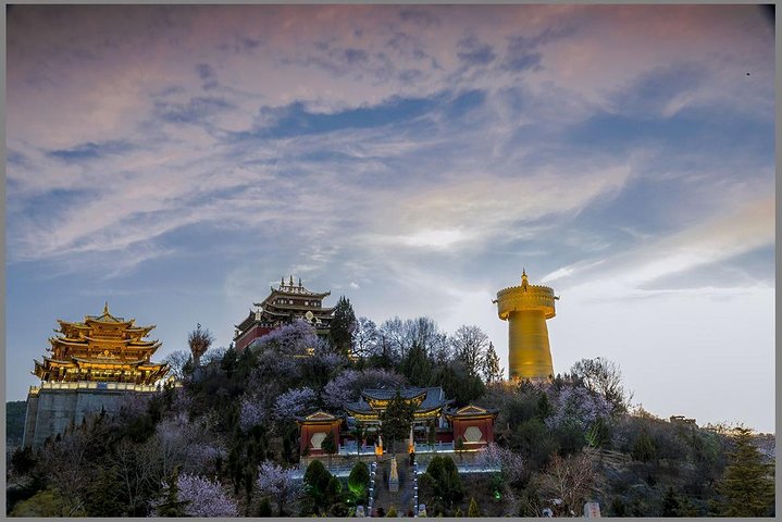 Excursão Shangri-La de 1 dia com o Mosteiro de Ganden, o lago Napahai e a cidade tibetana