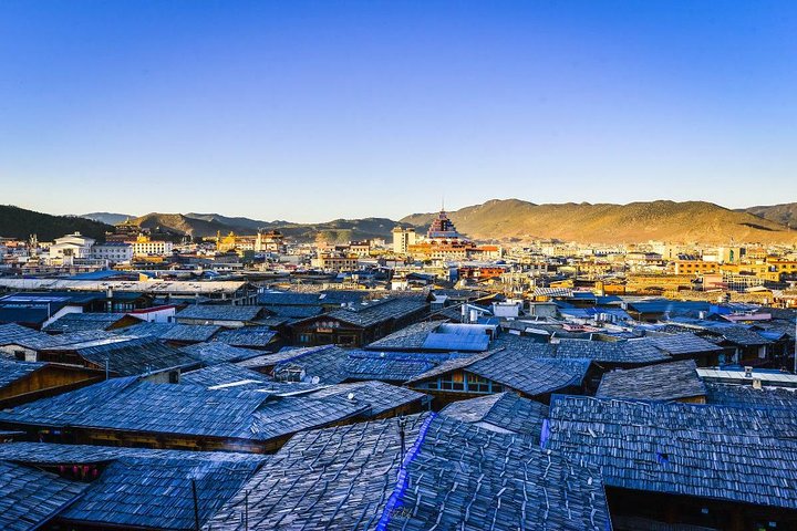 Excursão Shangri-La de 1 dia com o Mosteiro de Ganden, o lago Napahai e a cidade tibetana