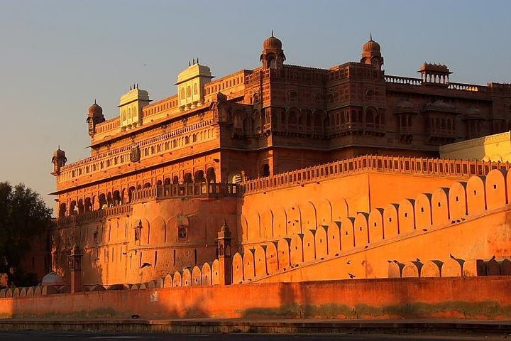 Selvguidet Bikaner City Tour med envejstransfer til Jaipur