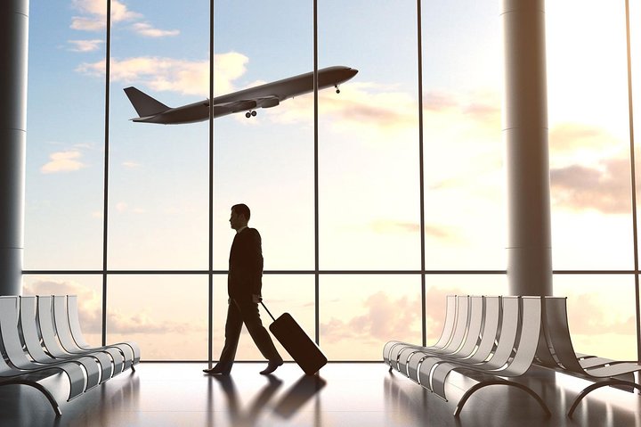 Traslado de la bahía de Arcachon al aeropuerto en sedán de negocios