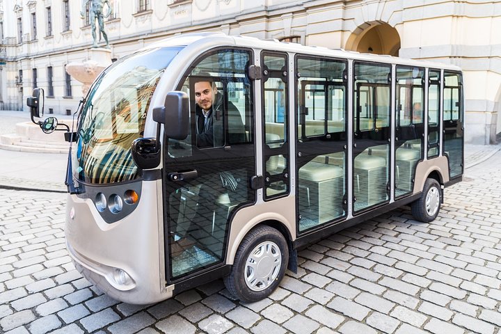 Breslavia, 1 - ora o 2 - ore Tour di gruppo in auto elettrica