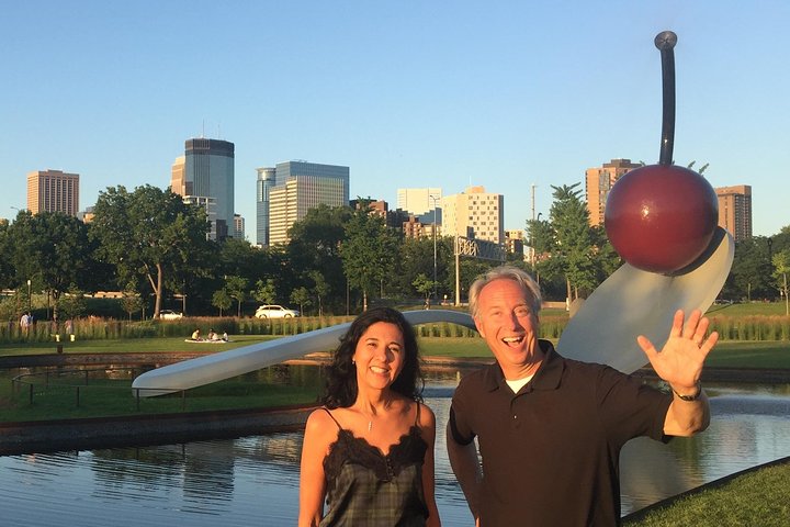 Recorridos privados a pie y a caballo por Minneapolis y St. Paul (3 horas)