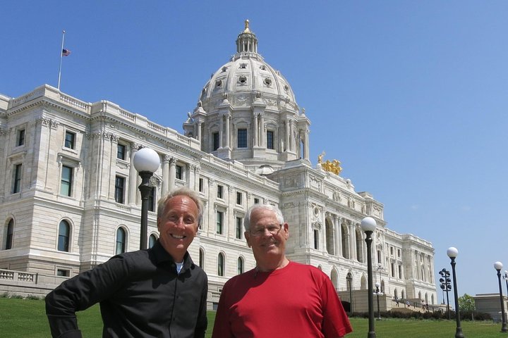 Recorridos privados a pie y a caballo por Minneapolis y St. Paul (3 horas)