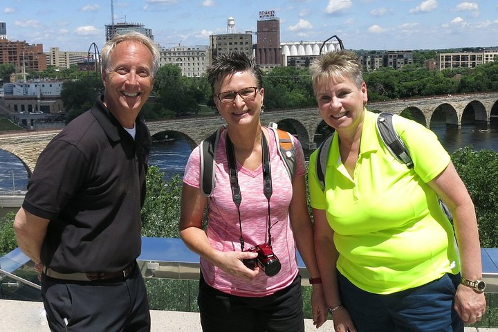 Recorridos privados a pie y a caballo por Minneapolis y St. Paul (3 horas)