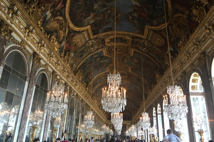 Private Tour durch den Königspalast und die Gärten von Versailles mit dem Golfwagen