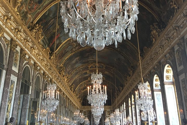 Private Tour durch den Königspalast und die Gärten von Versailles mit dem Golfwagen