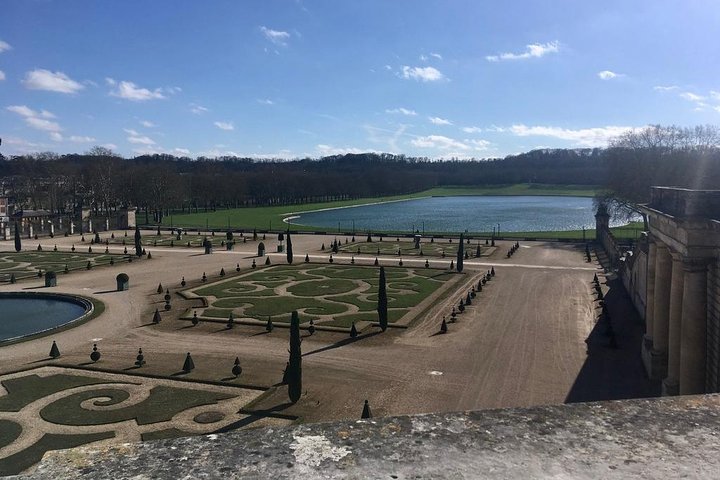 Private Tour durch den Königspalast und die Gärten von Versailles mit dem Golfwagen