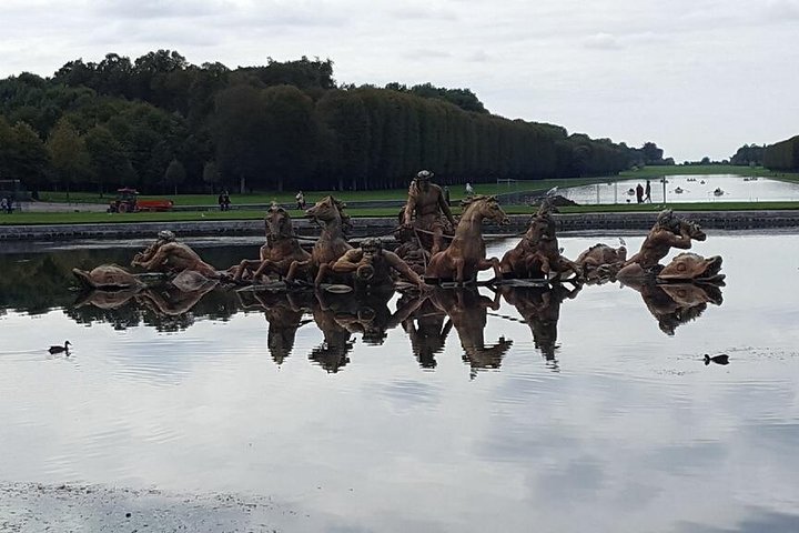 Private Tour durch den Königspalast und die Gärten von Versailles mit dem Golfwagen