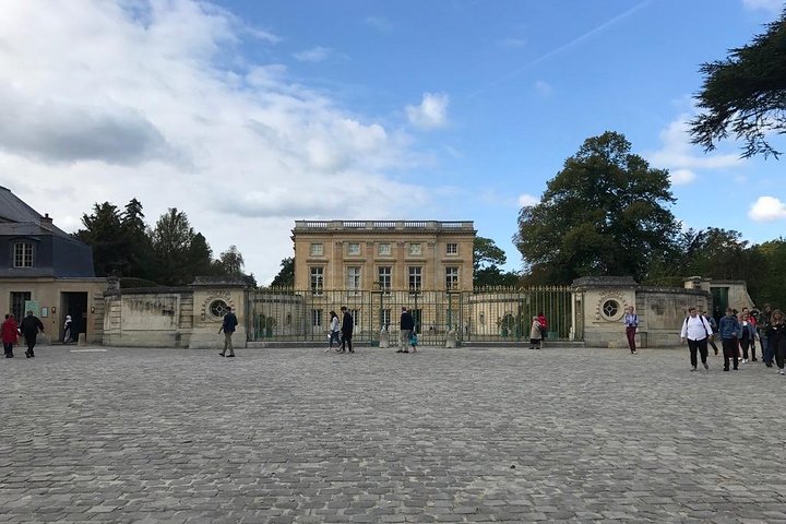 Private Tour durch den Königspalast und die Gärten von Versailles mit dem Golfwagen