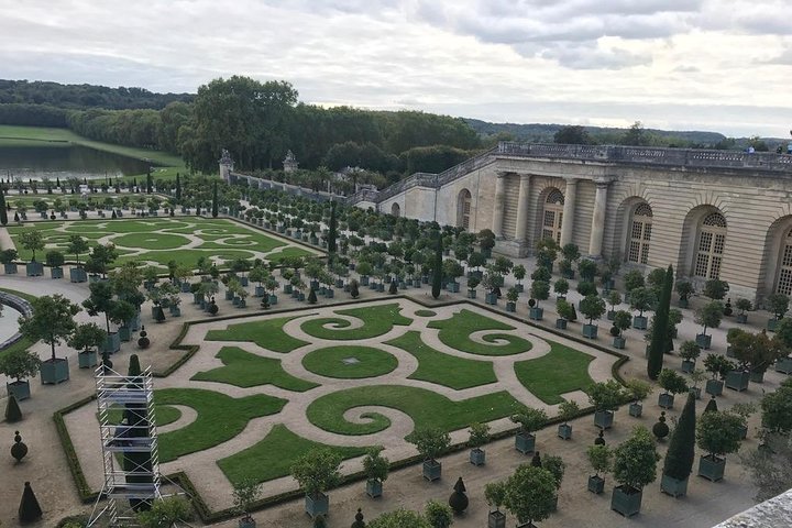 Private Tour durch den Königspalast und die Gärten von Versailles mit dem Golfwagen