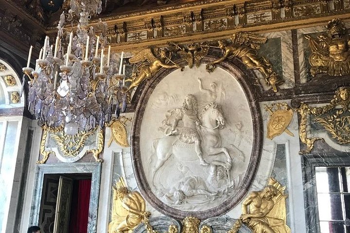 Private Tour durch den Königspalast und die Gärten von Versailles mit dem Golfwagen