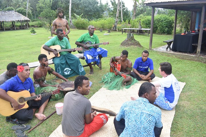 Juwel von Fidschi inkl. Fidschi Dorf, Wasserfall & Mittagessen (Nadi Hotels)
