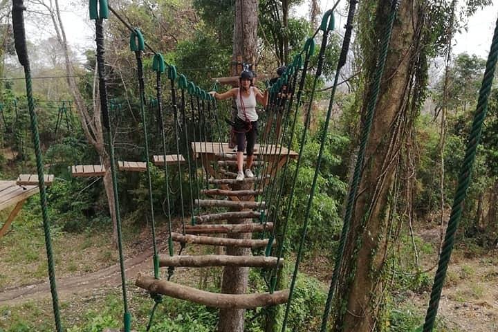 Fandee Treetop Adventure Park – Seilrutschen und Seilbrücken in Tad Lo