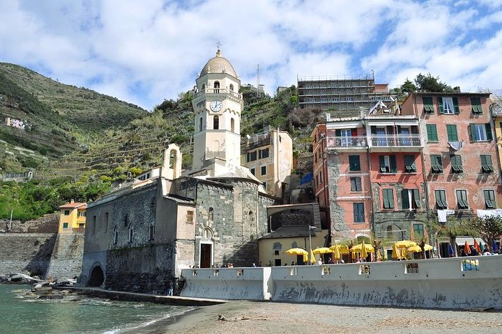 The Best of Cinque Terre Small Group Tour fra Lucca