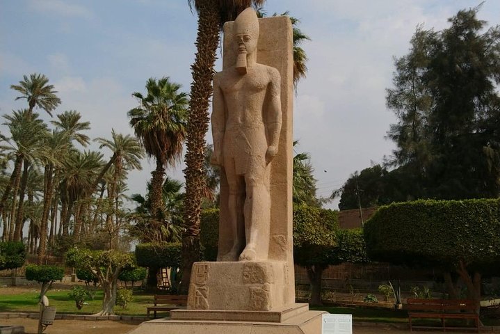 Tour privado de día completo Pirámides de Giza Sakkara Memphis Dahshur