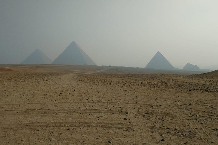 Tour privado de día completo Pirámides de Giza Sakkara Memphis Dahshur