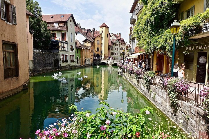 ANNECY | Recorrido privado a pie por el centro histórico de Annecy