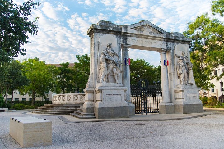 NIMES | Recorrido privado a pie de 2 horas por el centro histórico de Nimes