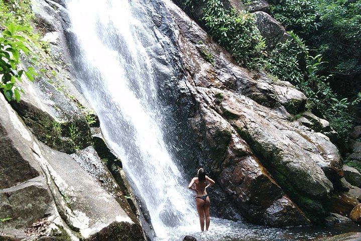 Cascata di Feiticeira + Spiagge di Enseada das Estrelas - Escursione privata di un'intera giornata