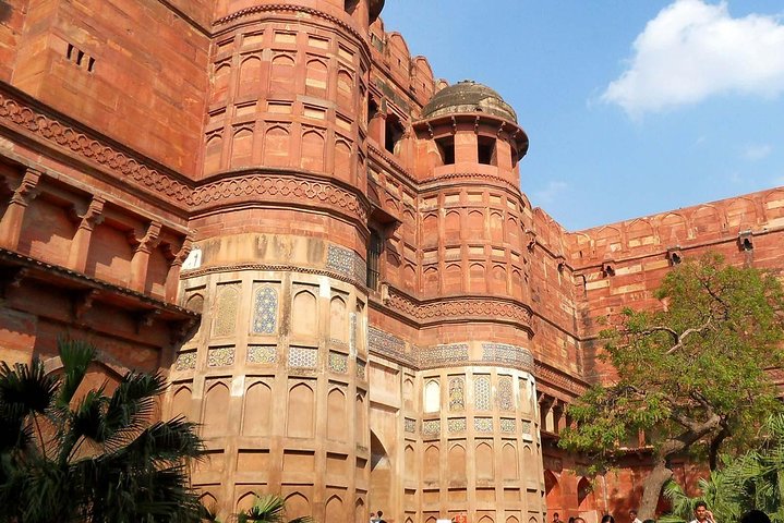 All Inclusive Sunrise Taj Mahal Agra Fort Tagestour von Neu-Delhi