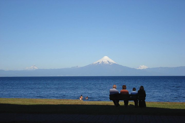 Volcán Osorno y Cataratas Petrohue desde Puerto Varas