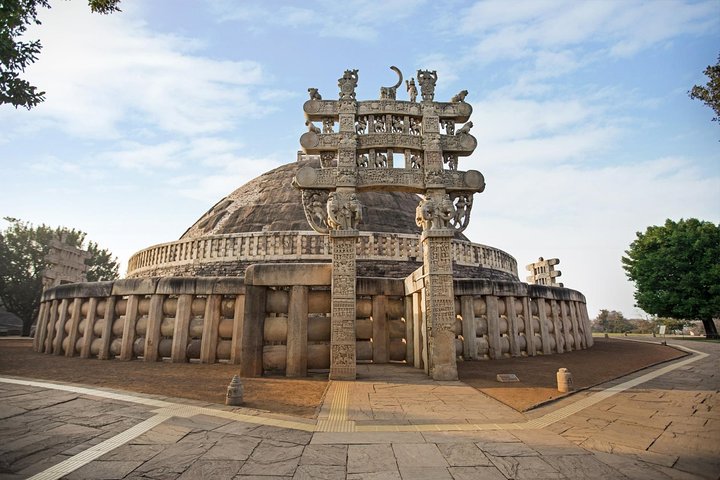 Sanchi Stupas & Udaygiri Caves Dagstur fra Bhopal