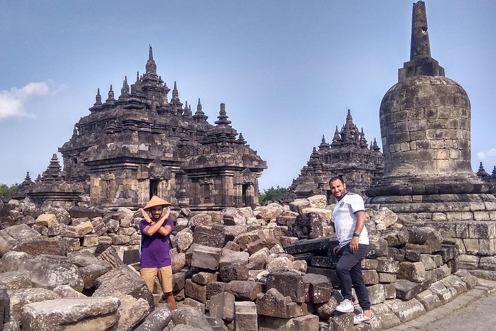 Subida a la cima del templo de Borobudur y templo de Prambanan: tour de 1 día