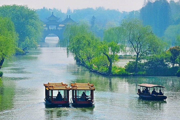 Transferência privada de chegada na área da cidade de Yangzhou da estação ferroviária