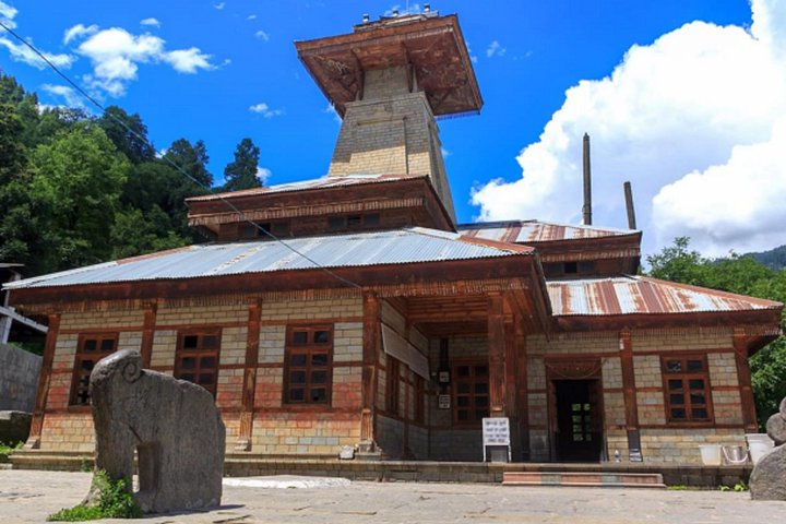 Entdecken Sie die spirituellen Pfade von Manali (2 Stunden geführte Wanderung)