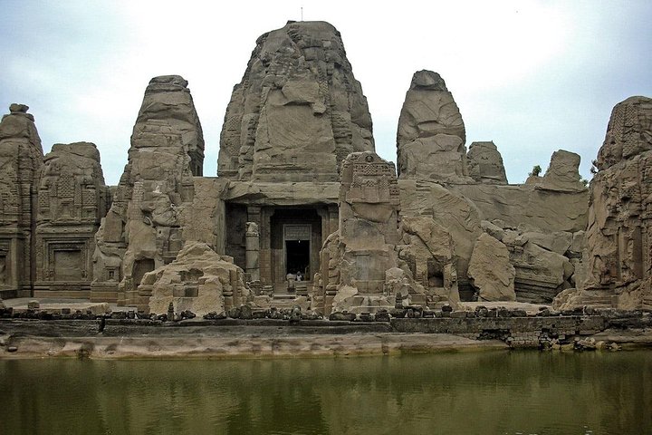 Historisk Tour inklusive Unesco Kangra Fort & Rock cut tempel fra Dharamshala