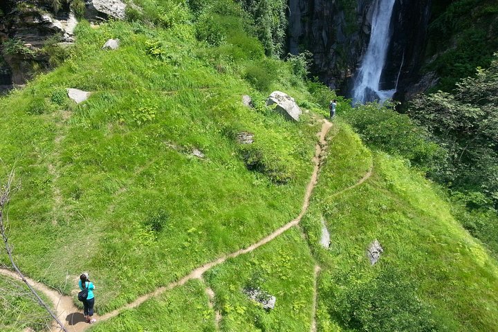 Randonnée privée d'une journée à Manali, sentier de montagne pittoresque à Manali