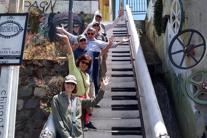 Famoso Valparaíso! Premium Walking Tour con una guida nativa
