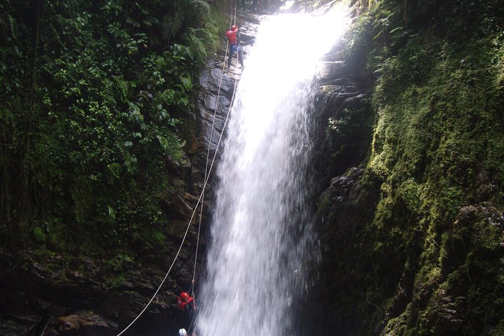 Canyoning - Cashaurco Sonderangebot für den Urlaub. Für einen Tag -Puyo